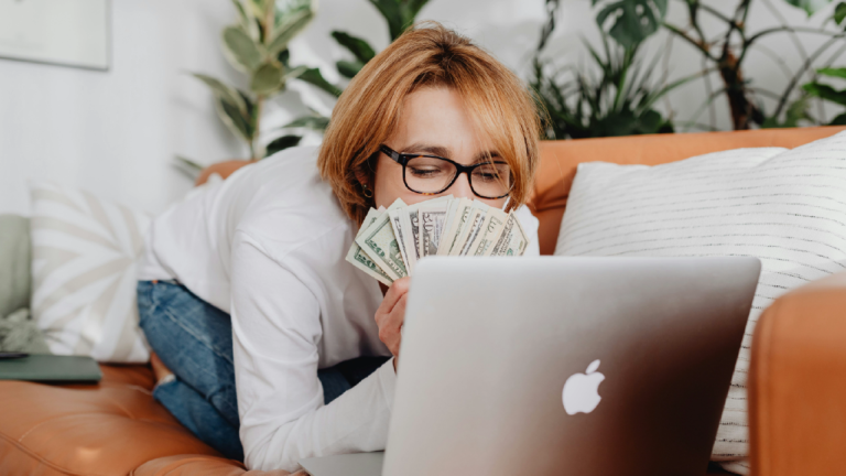 How to make money online as a woman